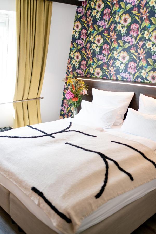 Luxstay - Self-check-in